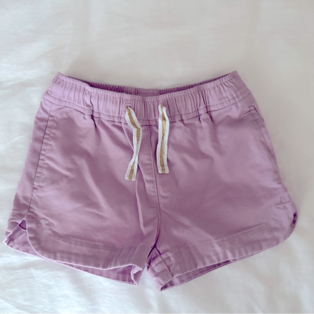 Girls shorts with pull on waist. Lilac color.